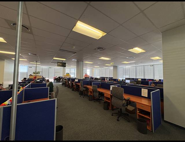 1,587M² OFFICE TO LET IN WOODSTOCK